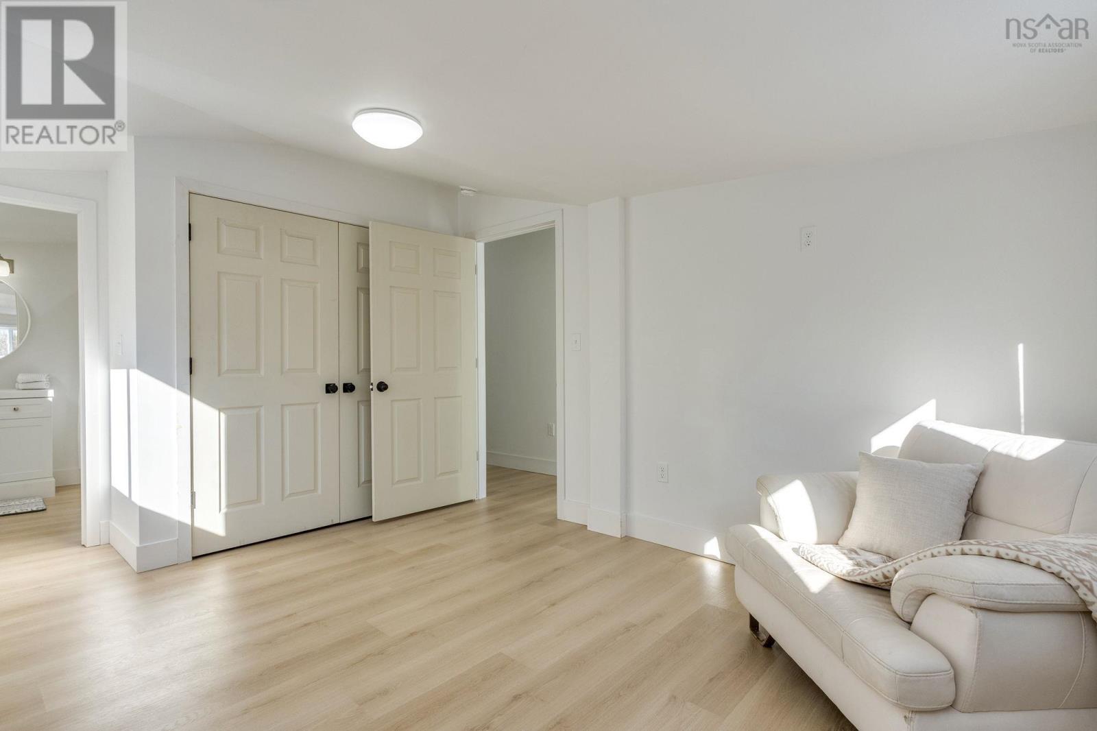 Property 15 of 22 of 1004 Summer Street