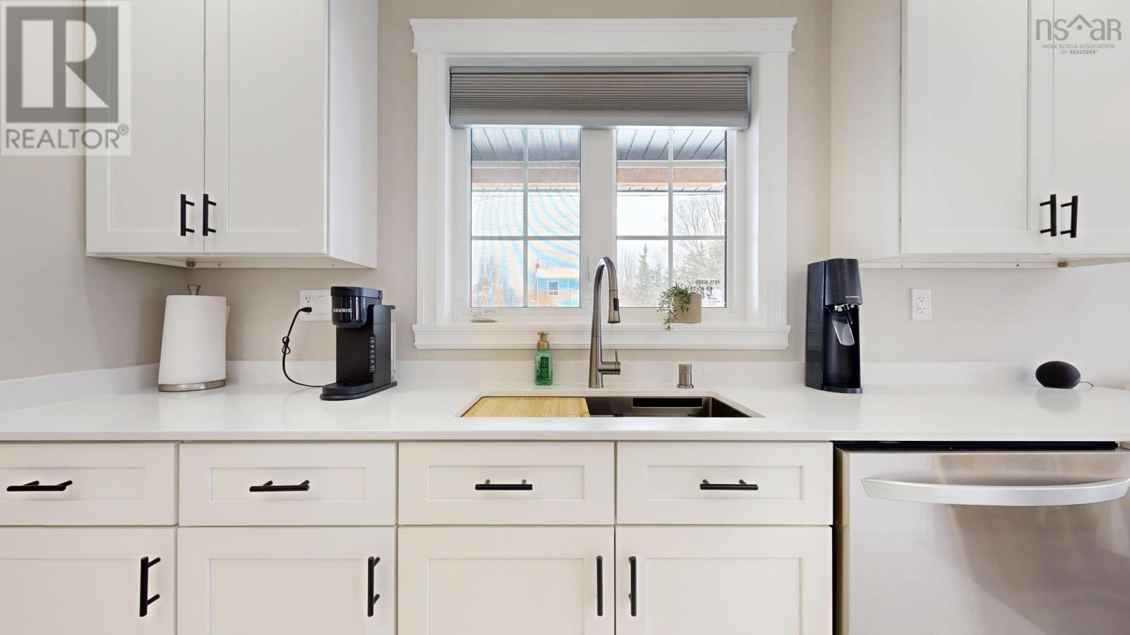 Property 7 of 25 of 1093 Chapel Street