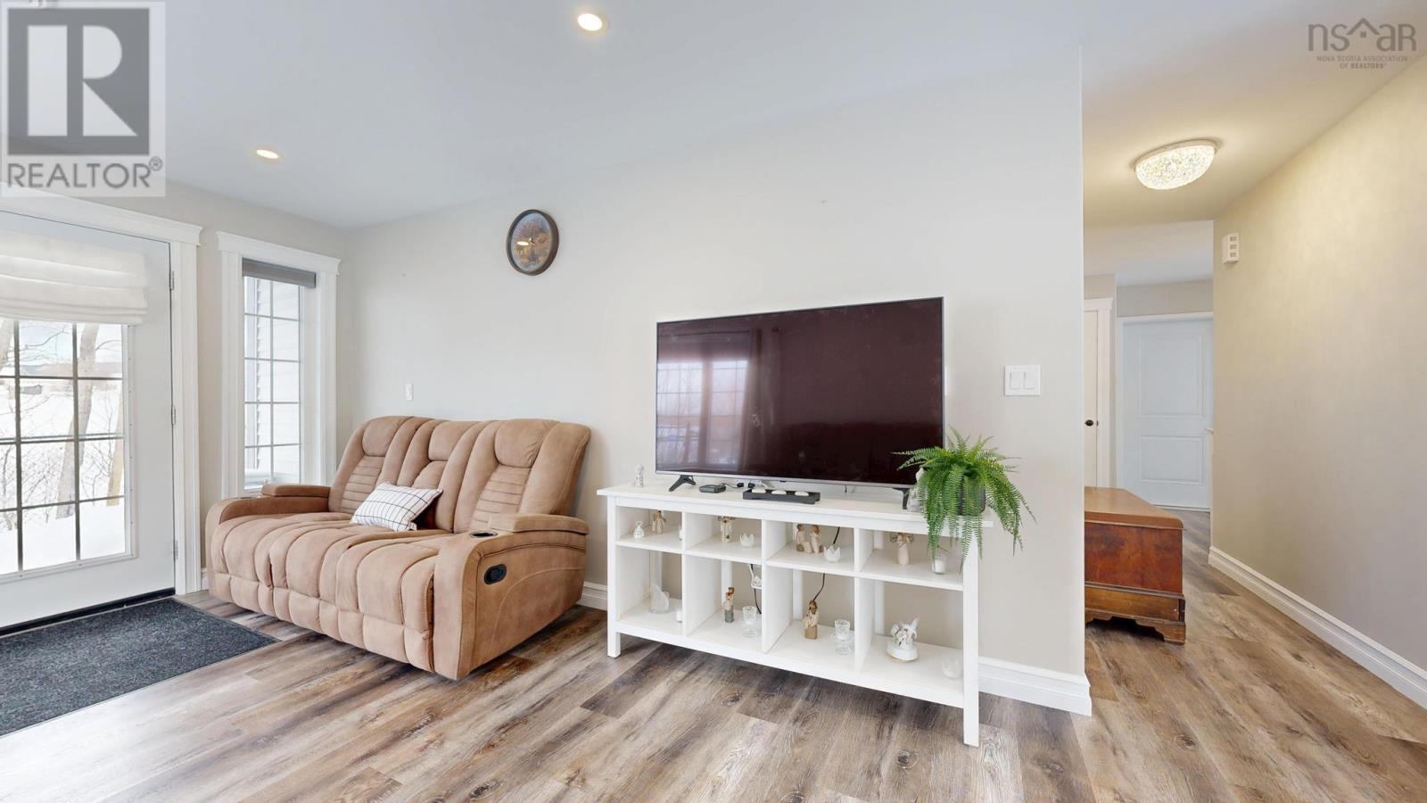 Property 13 of 25 of 1093 Chapel Street