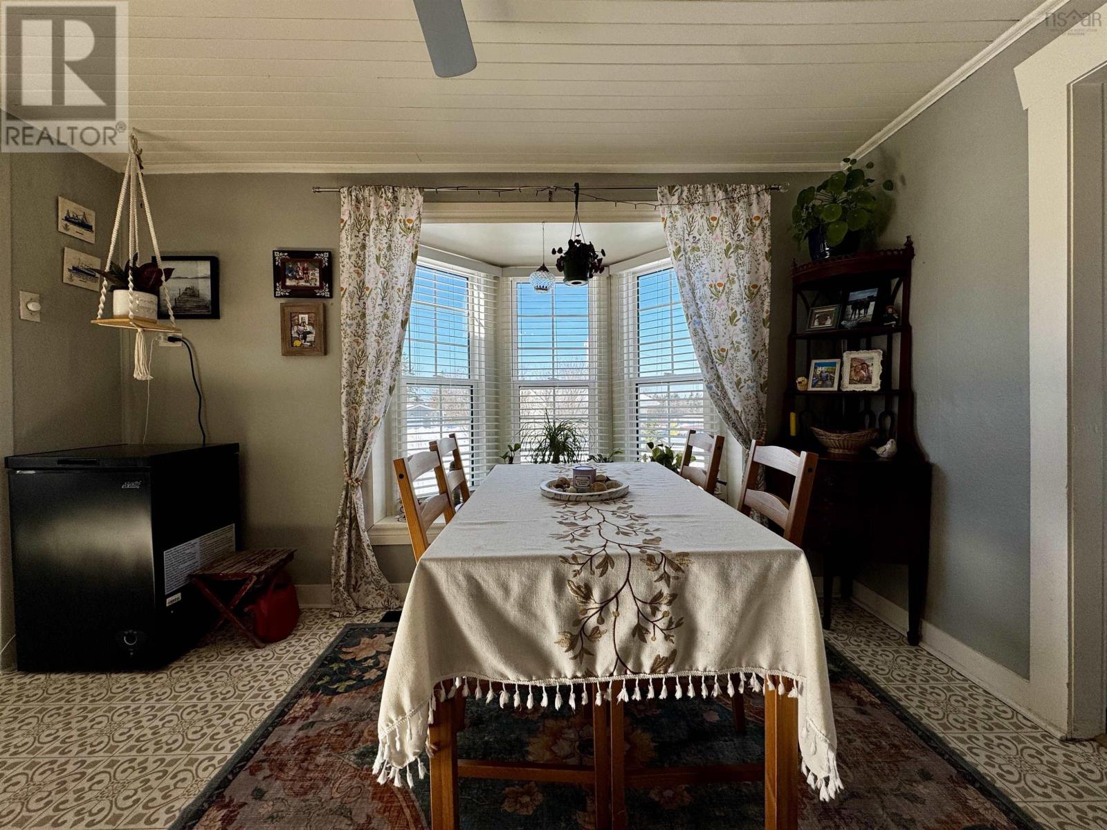 Property 10 of 23 of 85 Highway 320