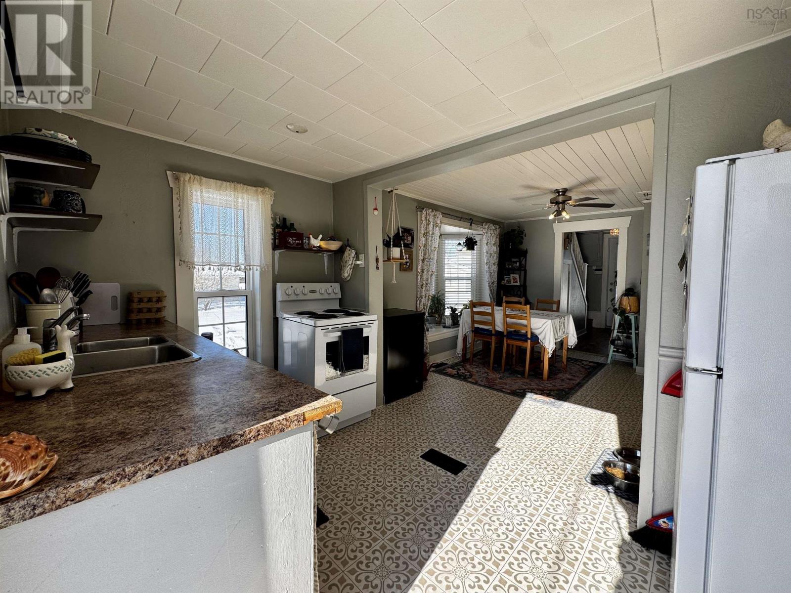 Property 6 of 23 of 85 Highway 320