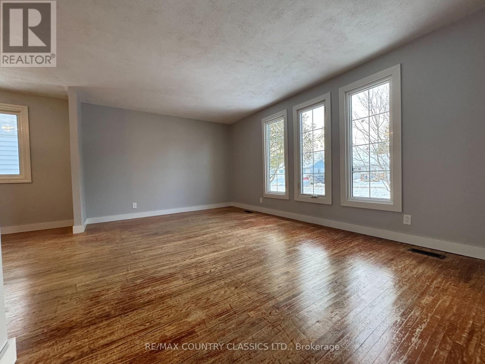 29 HEMLOCK STREET - 11