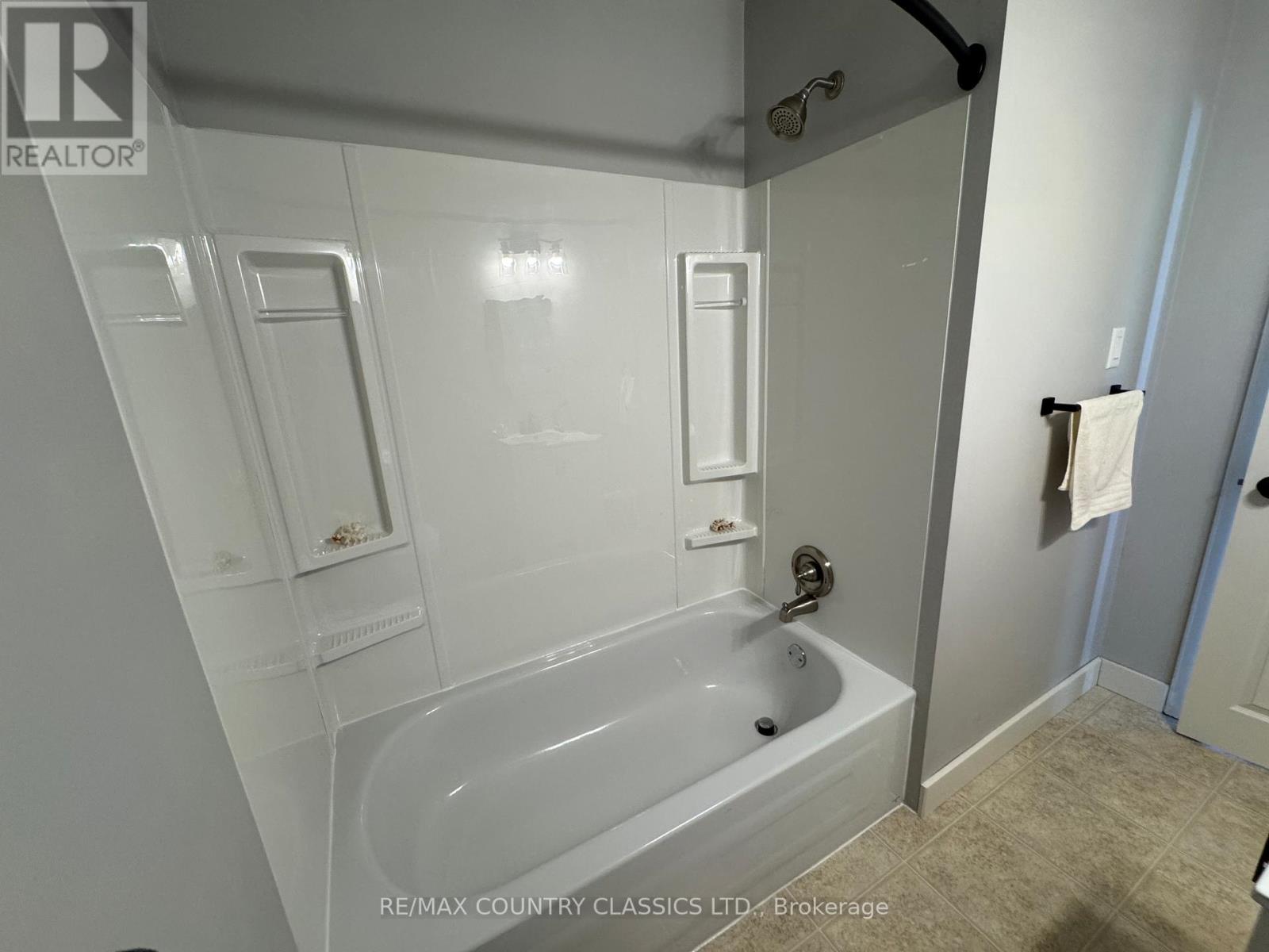 29 HEMLOCK STREET - 18
