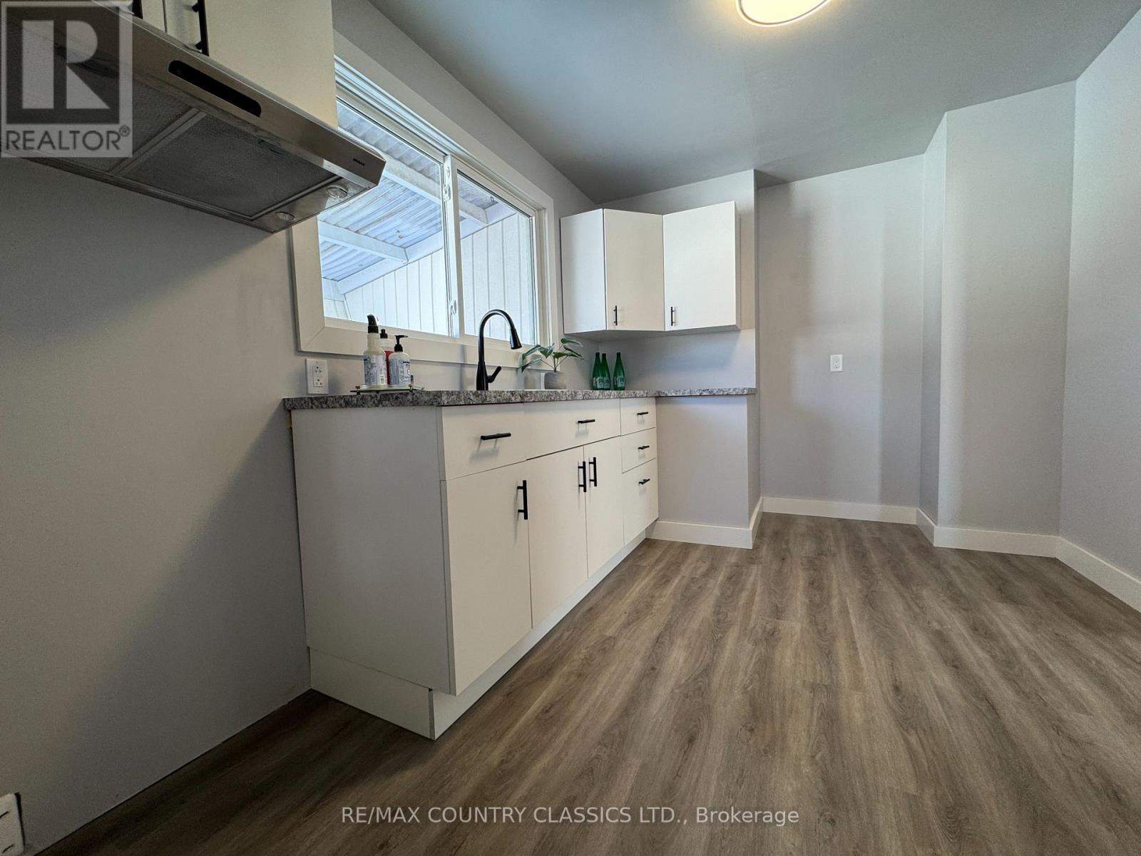 29 HEMLOCK STREET - 6
