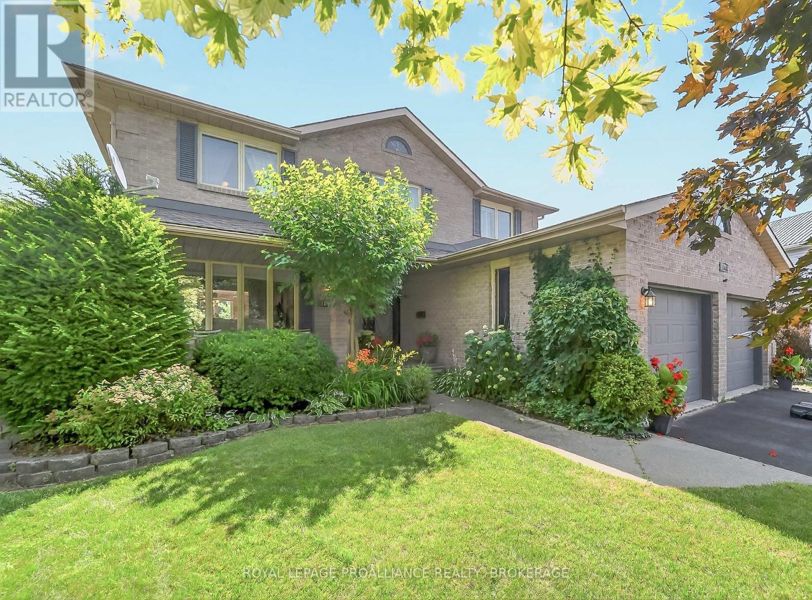 1098 CAITLIN CRESCENT - 1