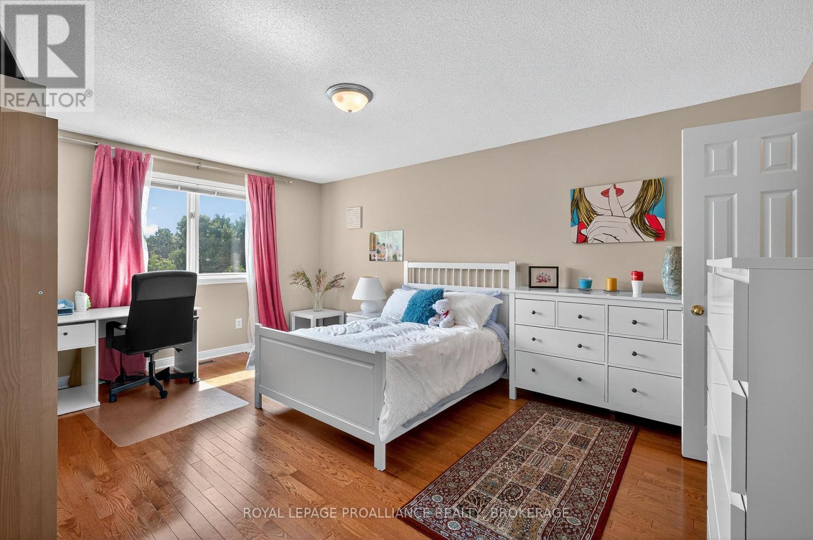 1098 CAITLIN CRESCENT - 30