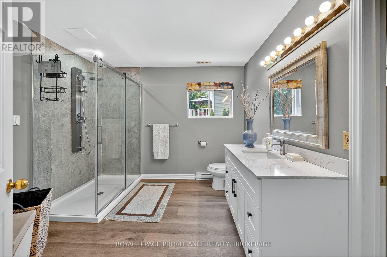 1098 CAITLIN CRESCENT - 38