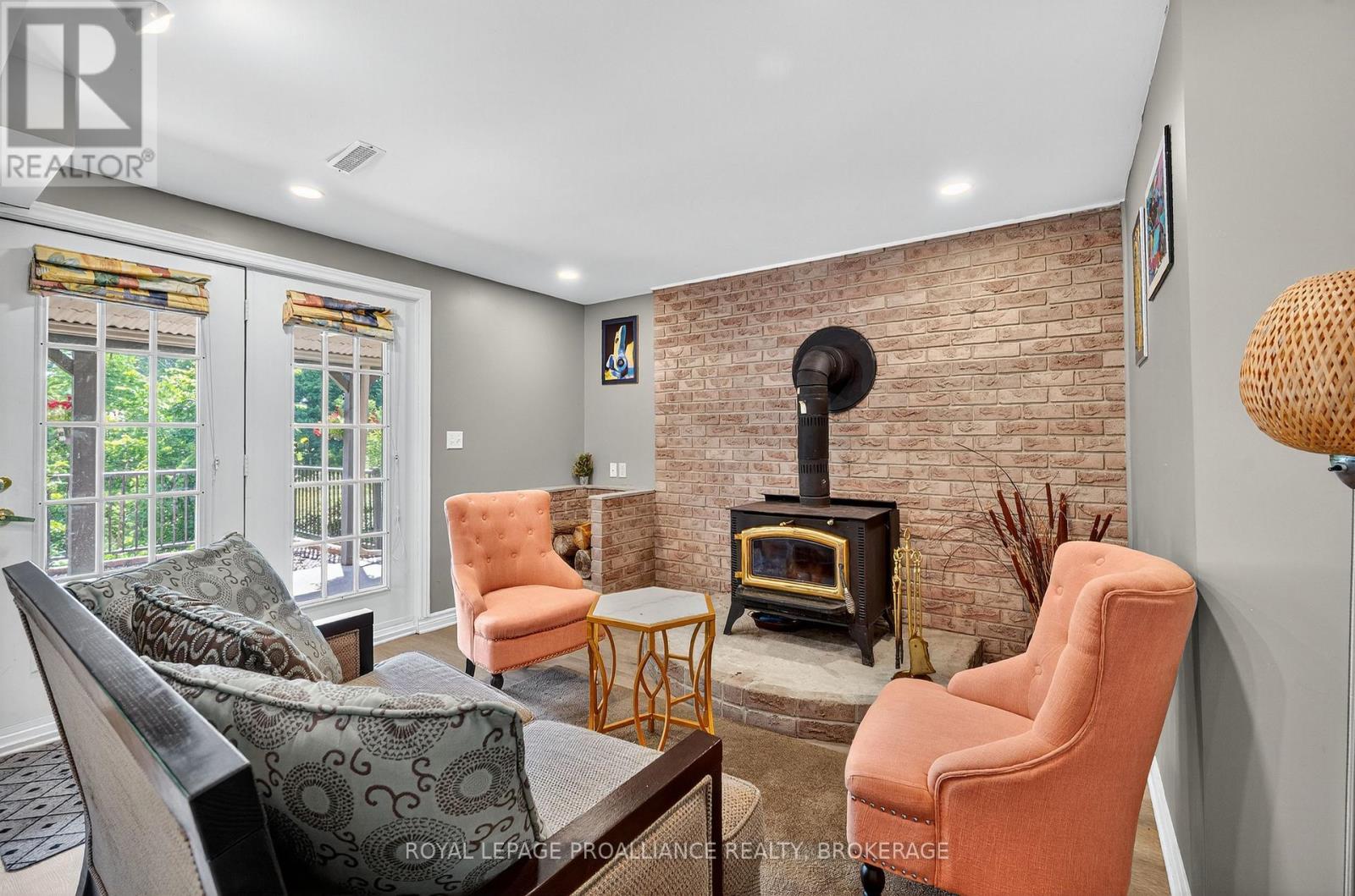 1098 CAITLIN CRESCENT - 39