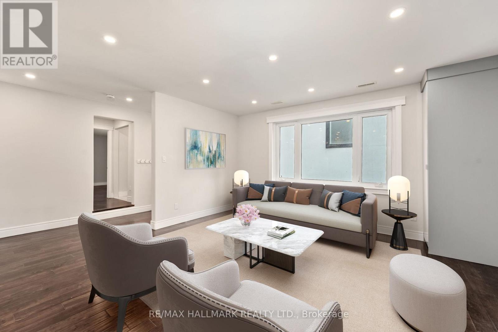 21 KING HIGH AVENUE - Photo 2 of 40, Toronto (Clanton Park), Ontario