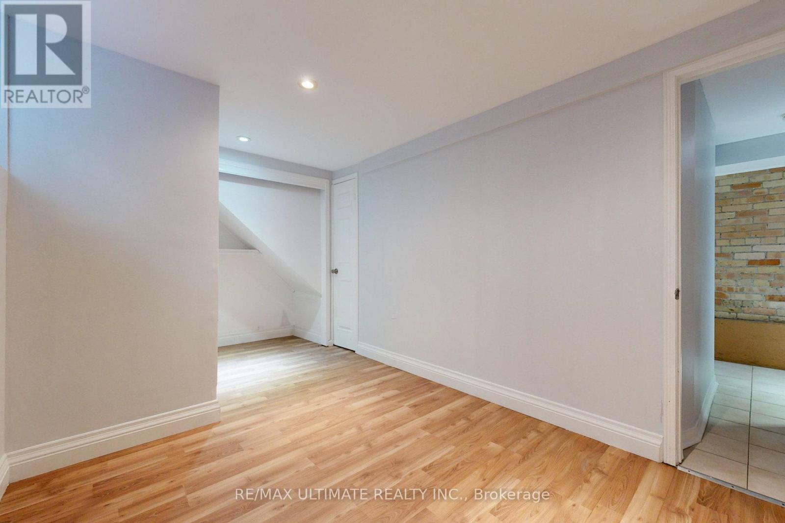 5 LOWER - 470 ORIOLE PARKWAY - Photo 4 of 10, Toronto (Forest Hill South), Ontario