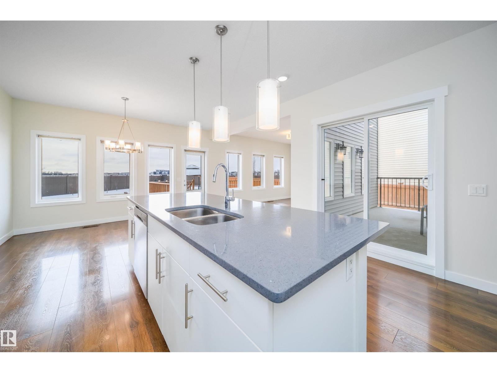 19743 26 AV NW - Photo 5 of 58, Edmonton, Alberta