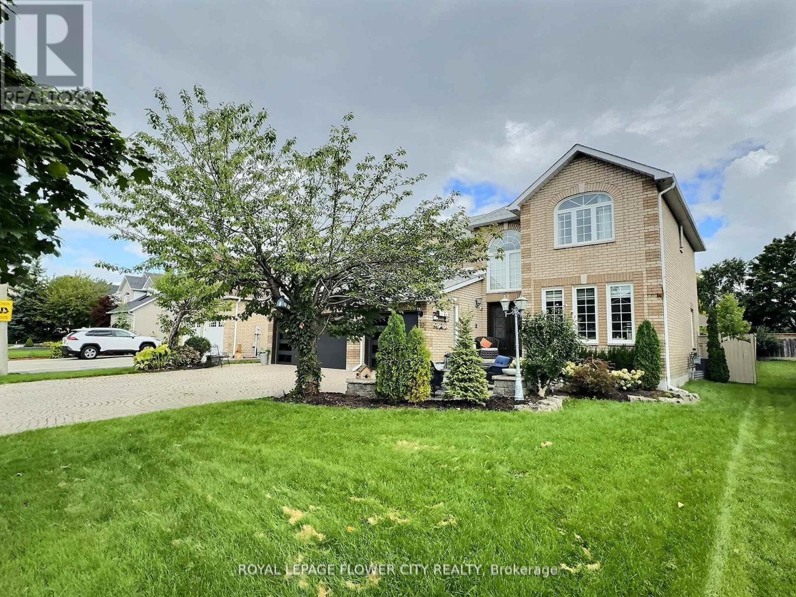 70 COLONEL BERTRAM ROAD - Photo 2 of 50, Brampton (Snelgrove), Ontario