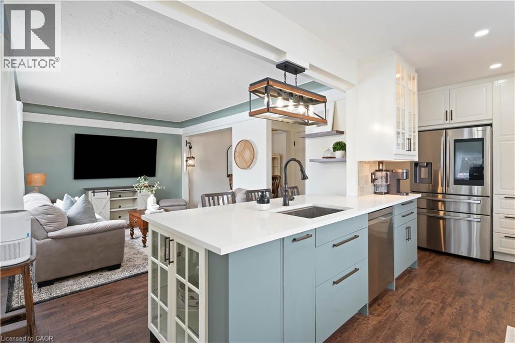 18 FLANDERS Avenue - Photo 4 of 42, St. Catharines, Ontario