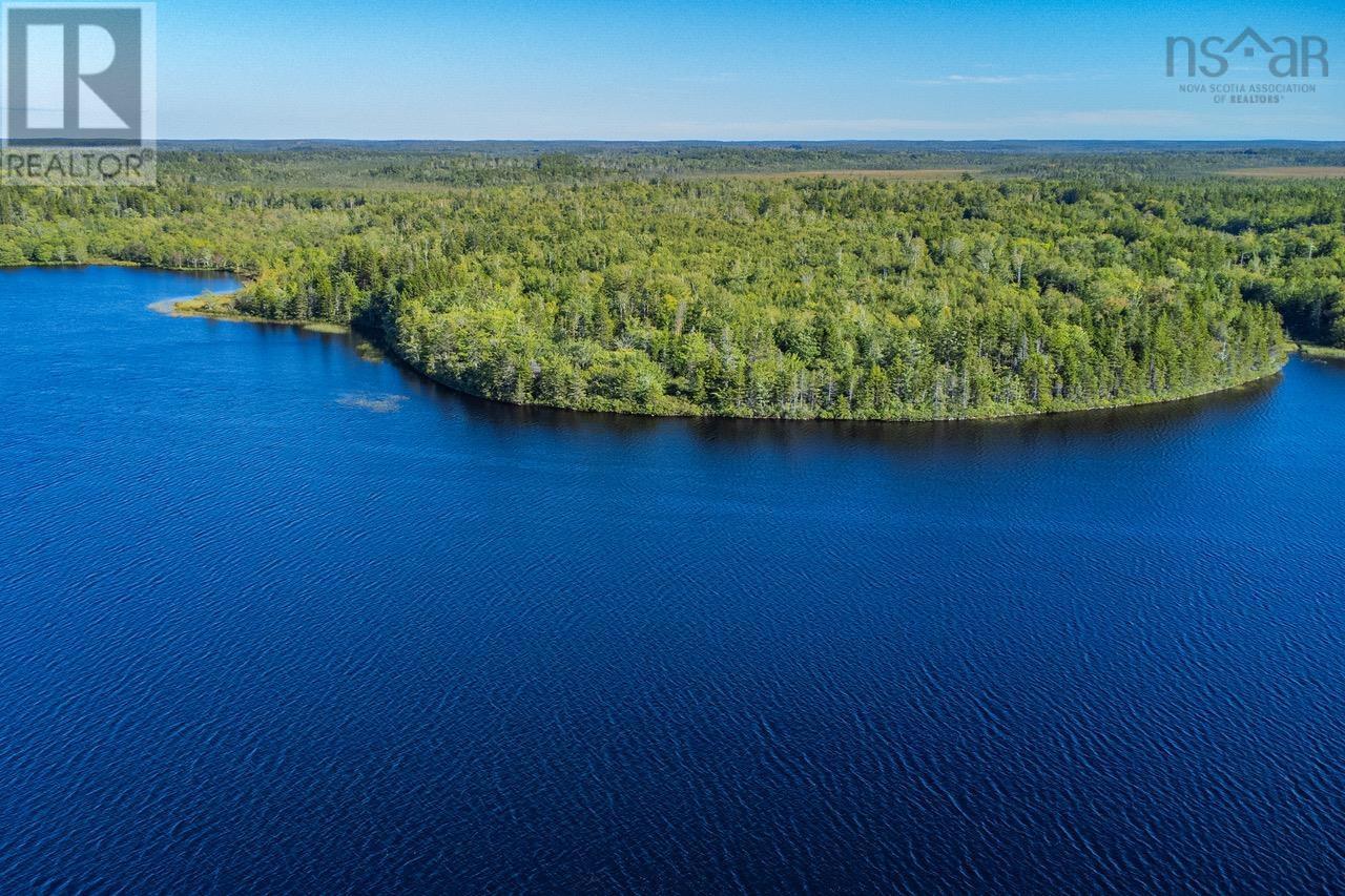 Property 6 of 9 of Ruel Du Lac Gaspereau Rue