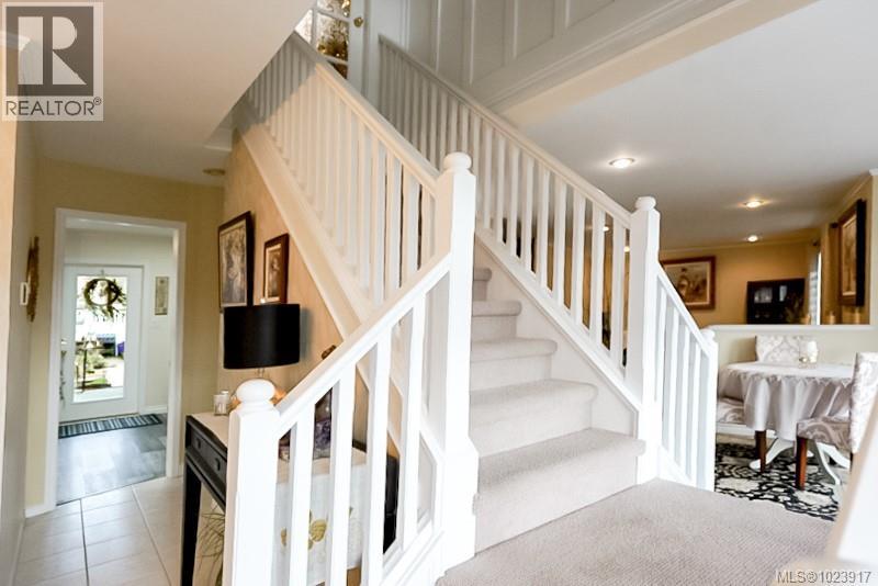 511 Panorama Pl, Parksville