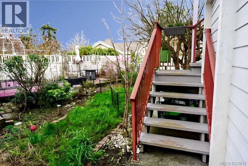 511 Panorama Pl, Parksville