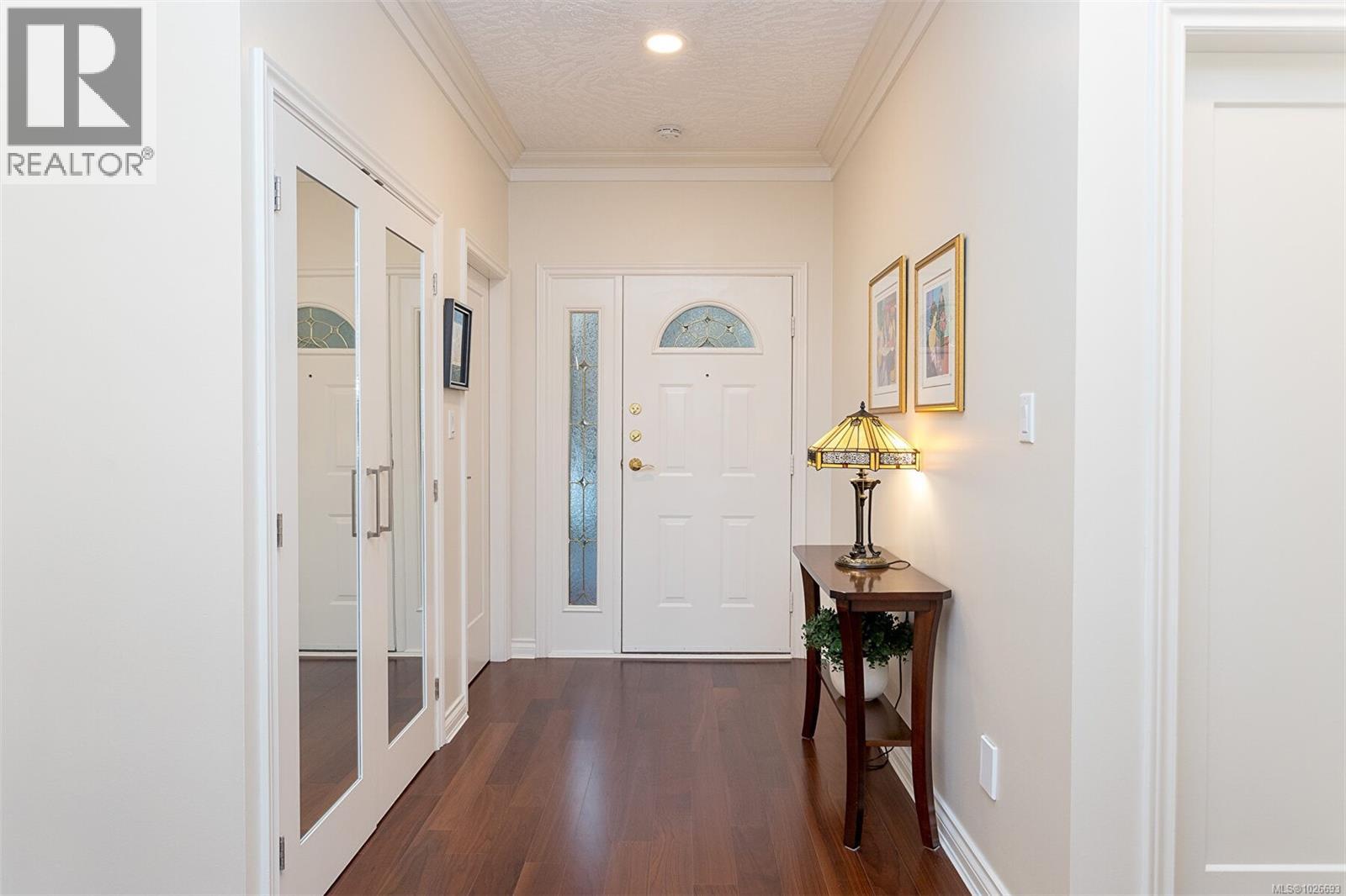 4 910 Maltwood Terrace, Saanich