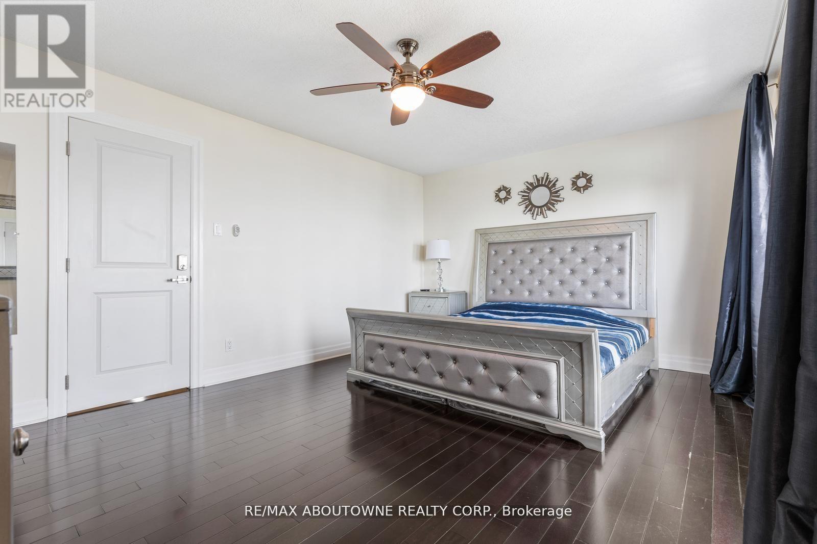 1073 NORTH SERVICE ROAD - 22
