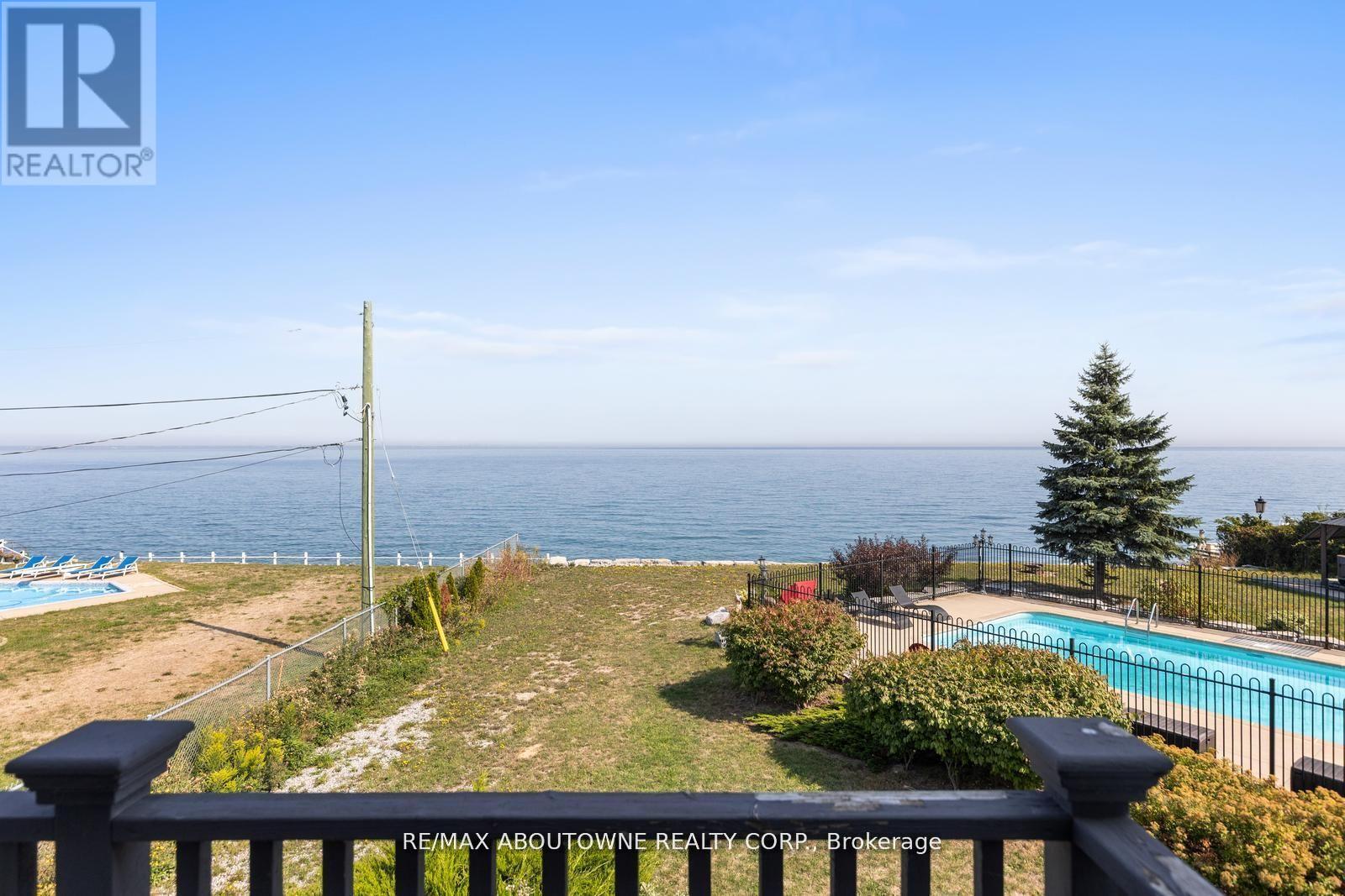 1073 NORTH SERVICE ROAD - 26