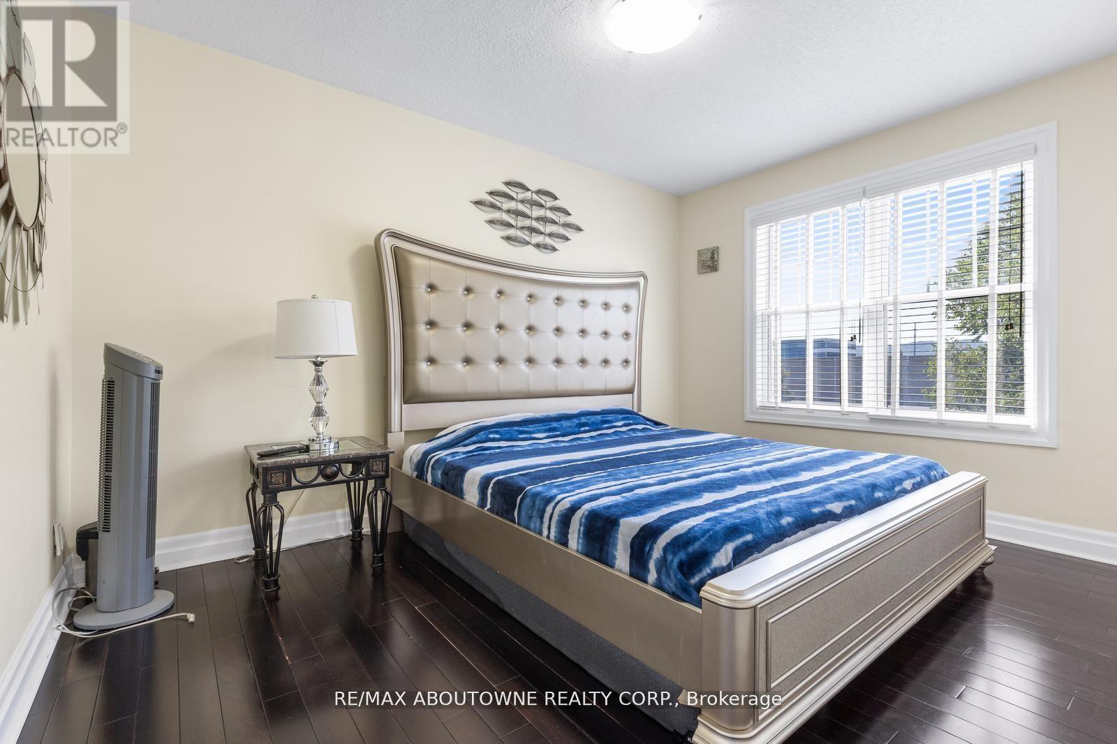 1073 NORTH SERVICE ROAD - 30