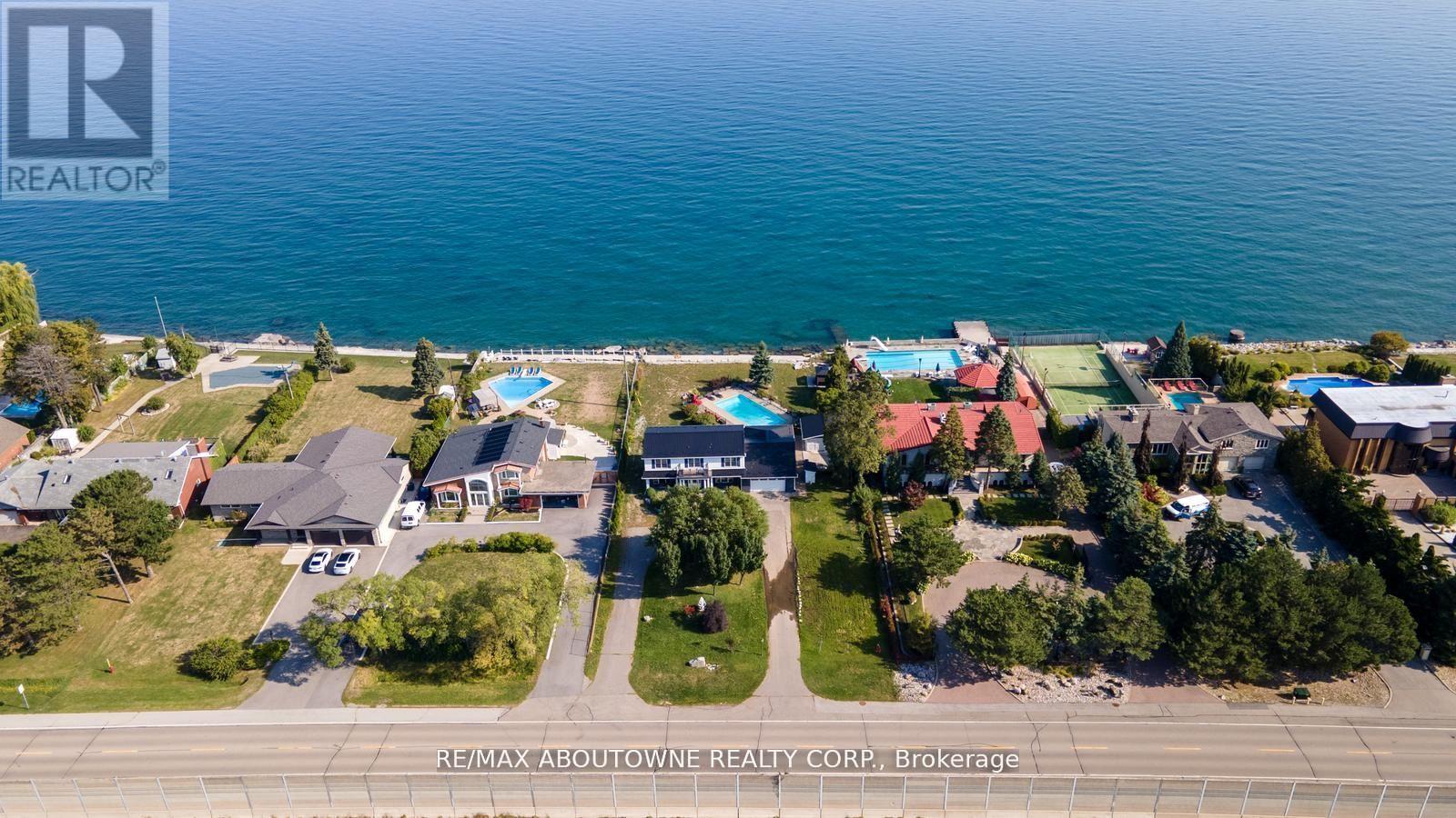 1073 NORTH SERVICE ROAD - 45