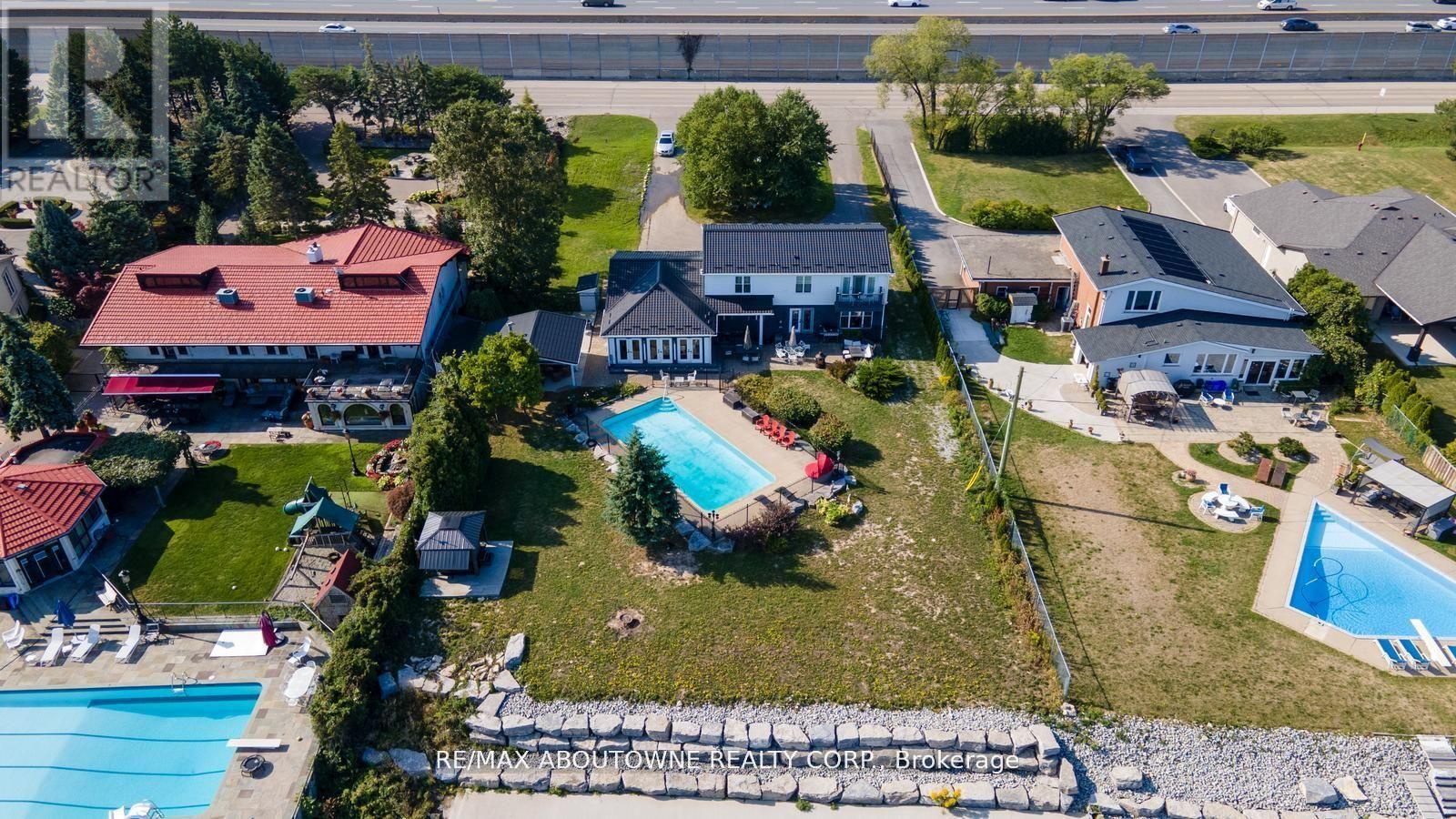 1073 NORTH SERVICE ROAD - 48