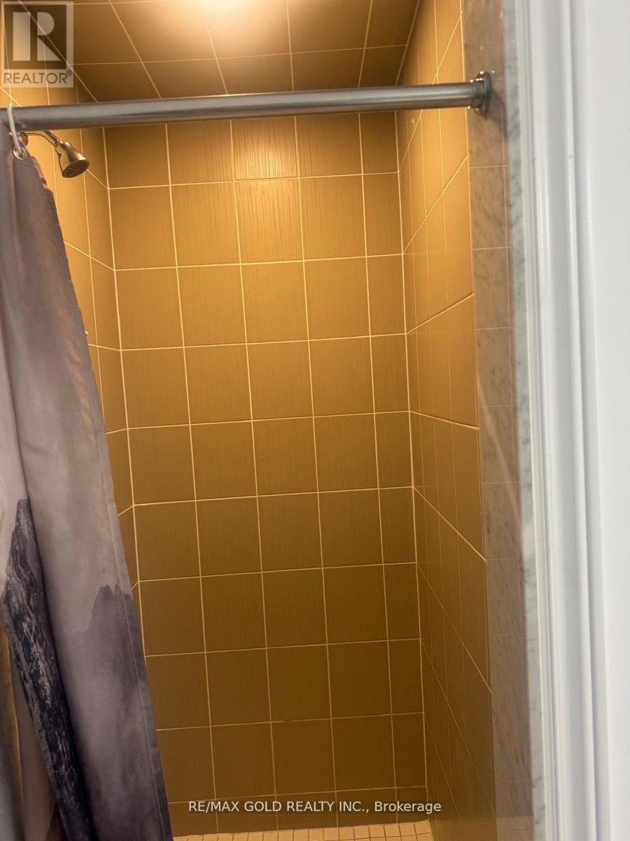 27 AITCHISION AVENUE - 16
