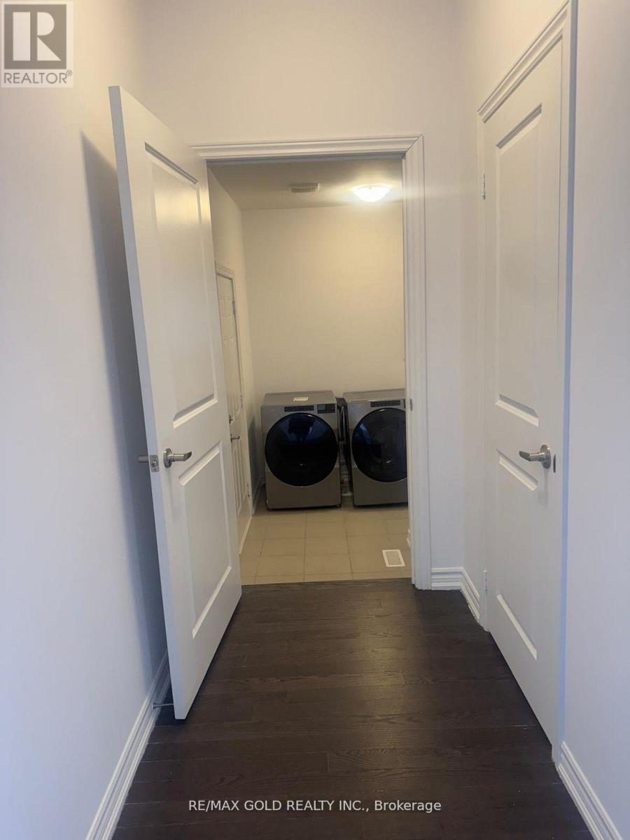 27 AITCHISION AVENUE - 27