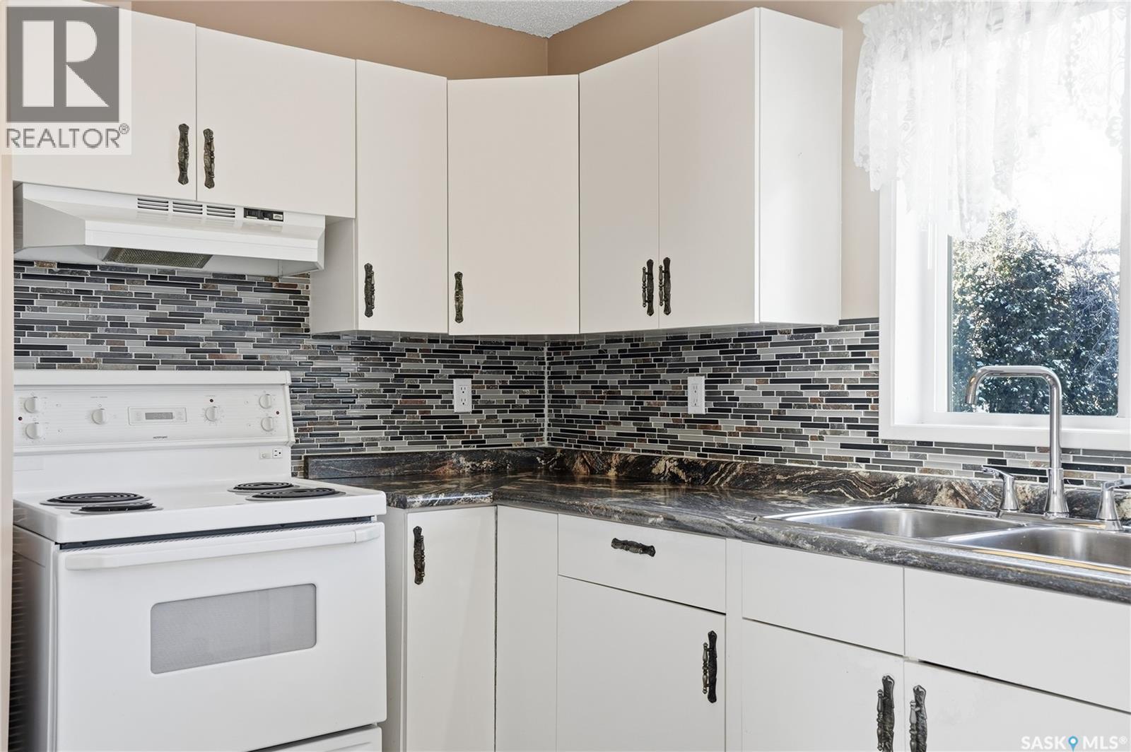 538 Bowman LANE - Photo 3 of 50, Saskatoon, Saskatchewan