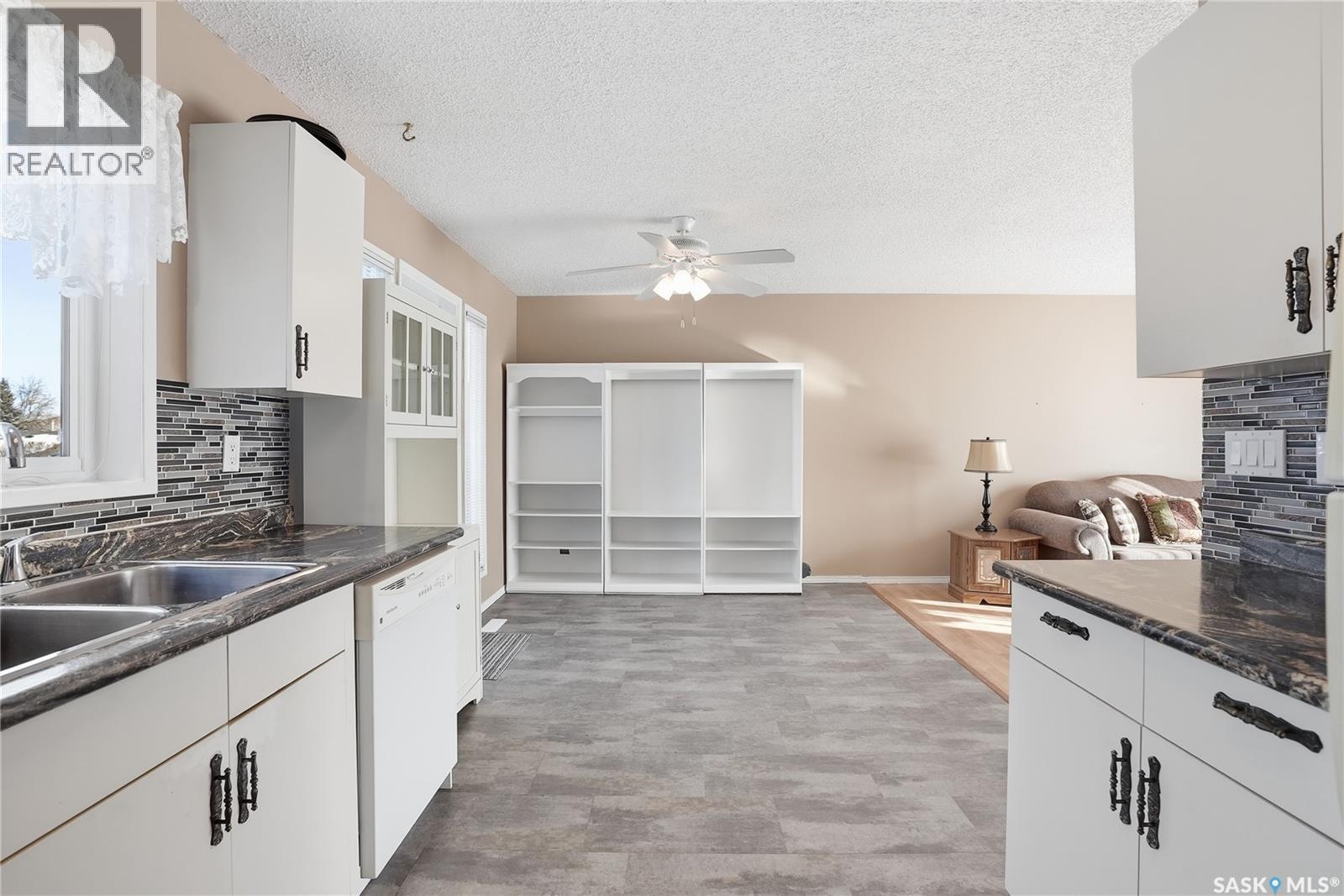 538 Bowman LANE - Photo 5 of 50, Saskatoon, Saskatchewan