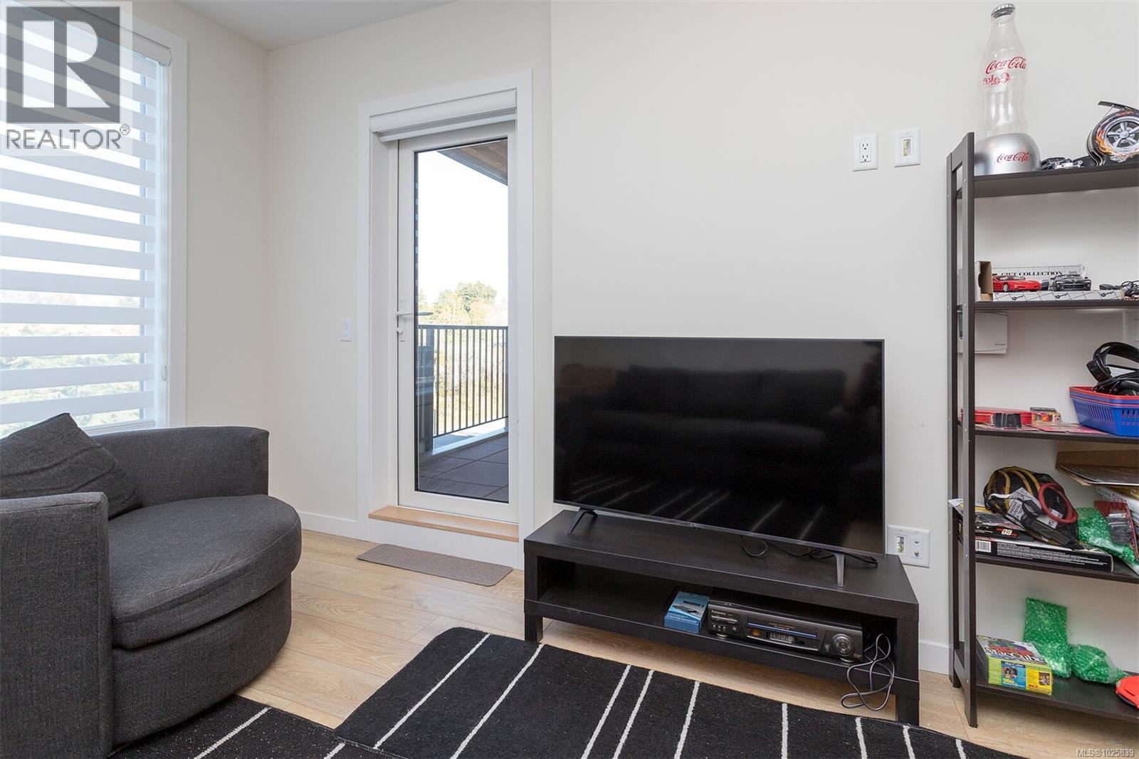 209 1588 North Dairy Road, Saanich