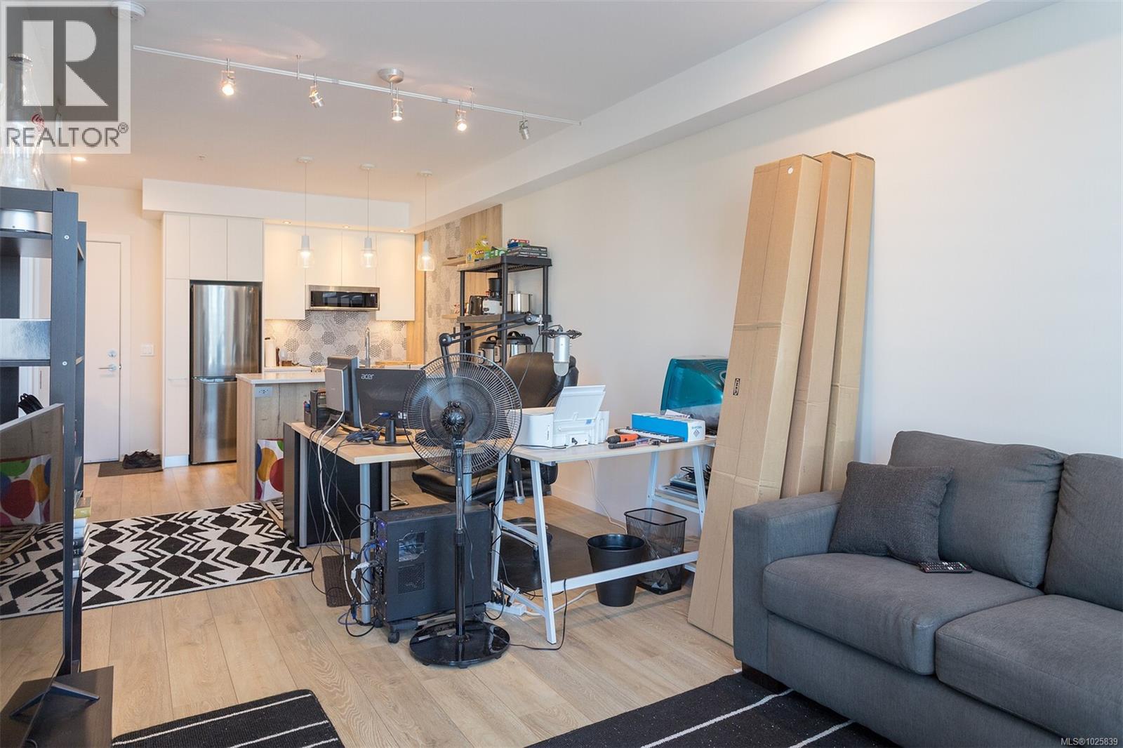 209 1588 North Dairy Road, Saanich