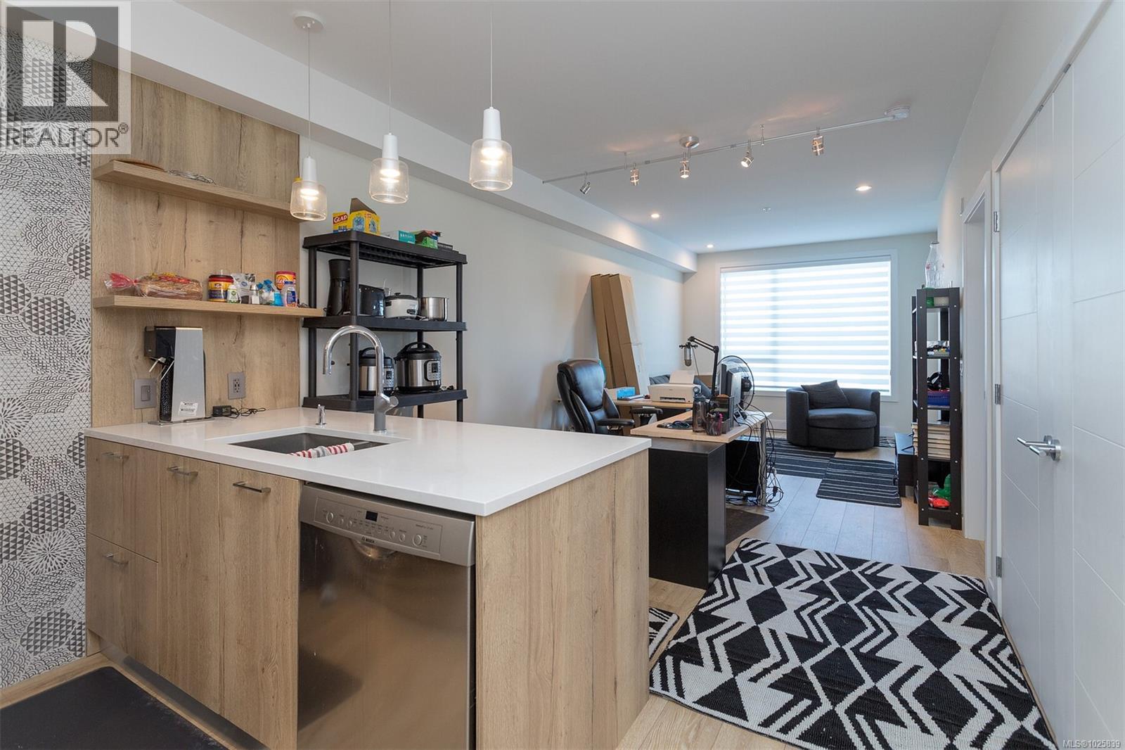 209 1588 North Dairy Road, Saanich