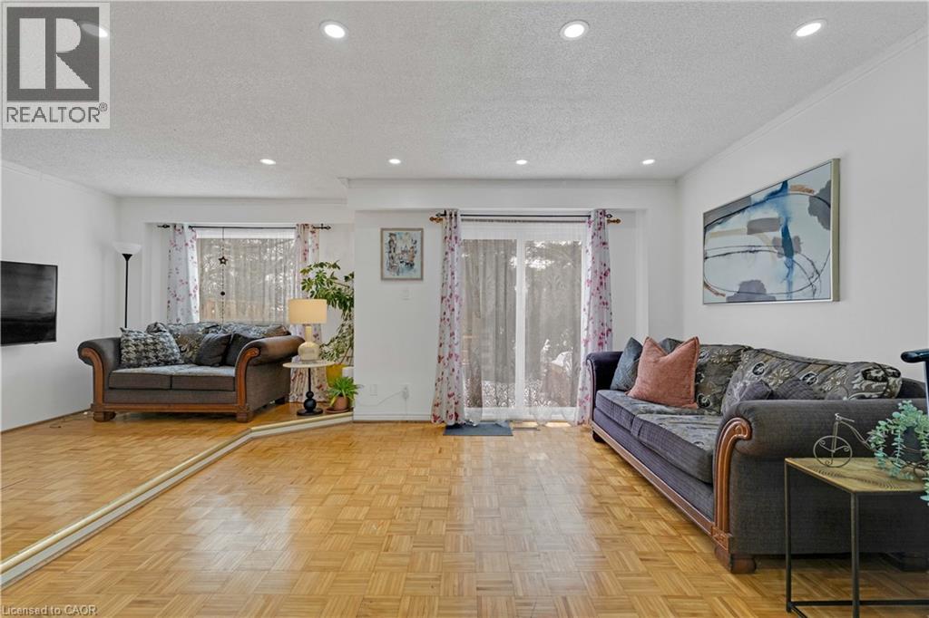 1180 MISSISSAUGA VALLEY Unit 4 photo 4