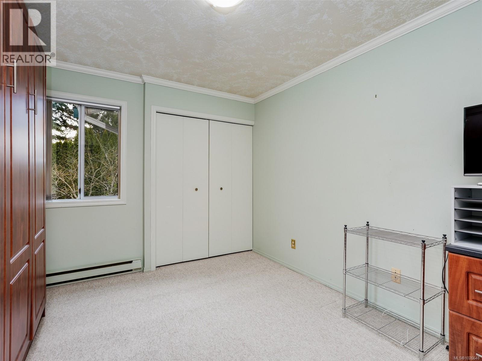  4010 Hollyridge Place, Saanich