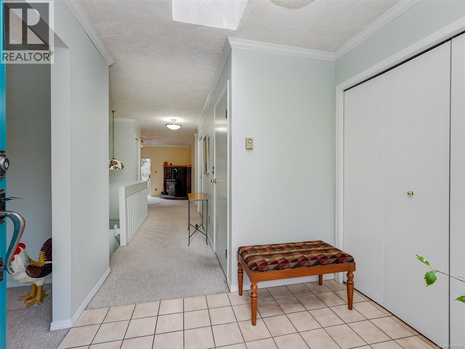  4010 Hollyridge Place, Saanich