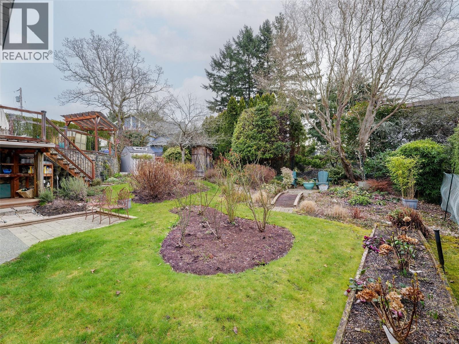  4010 Hollyridge Place, Saanich