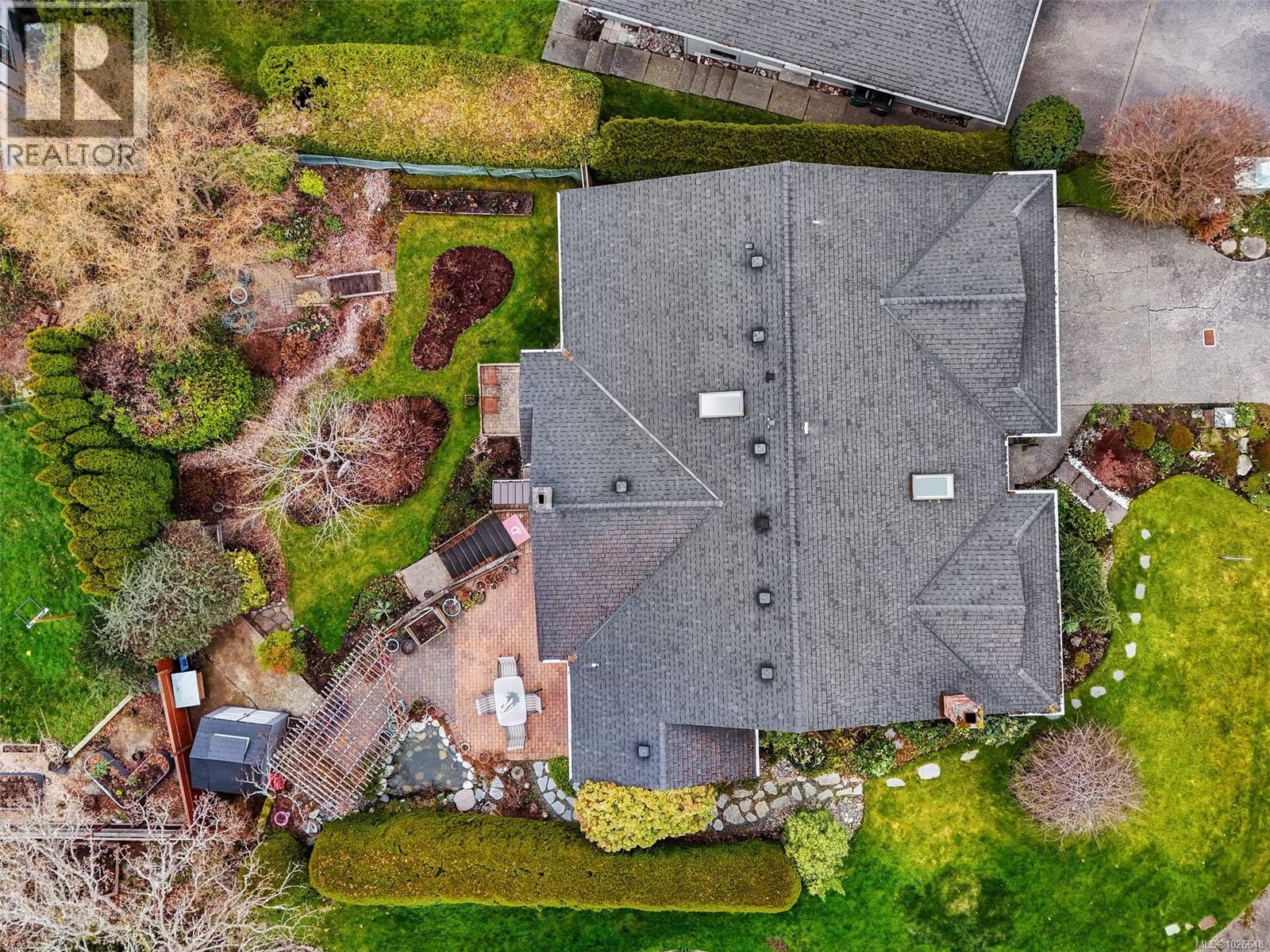  4010 Hollyridge Place, Saanich