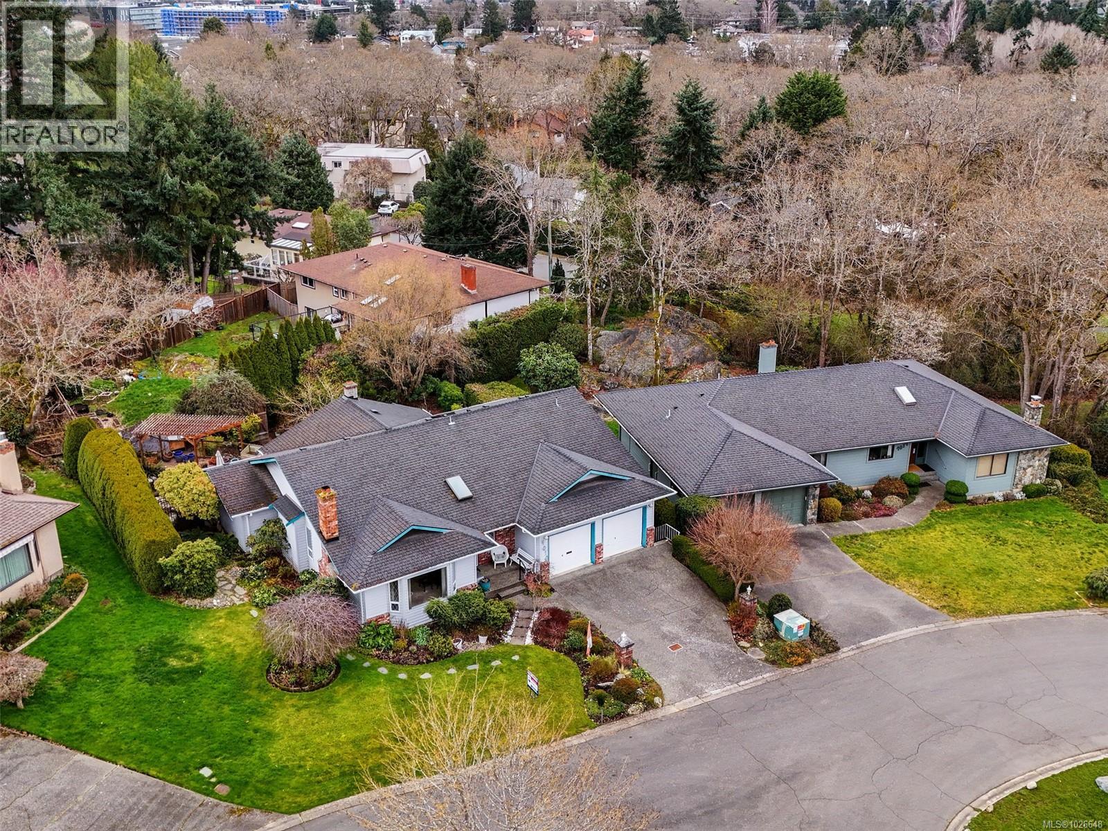 4010 Hollyridge Place, Saanich