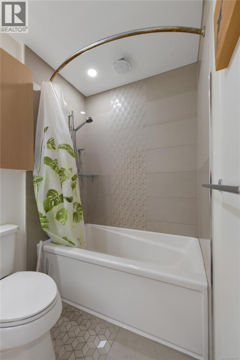 211 1033 Cook Street, Victoria