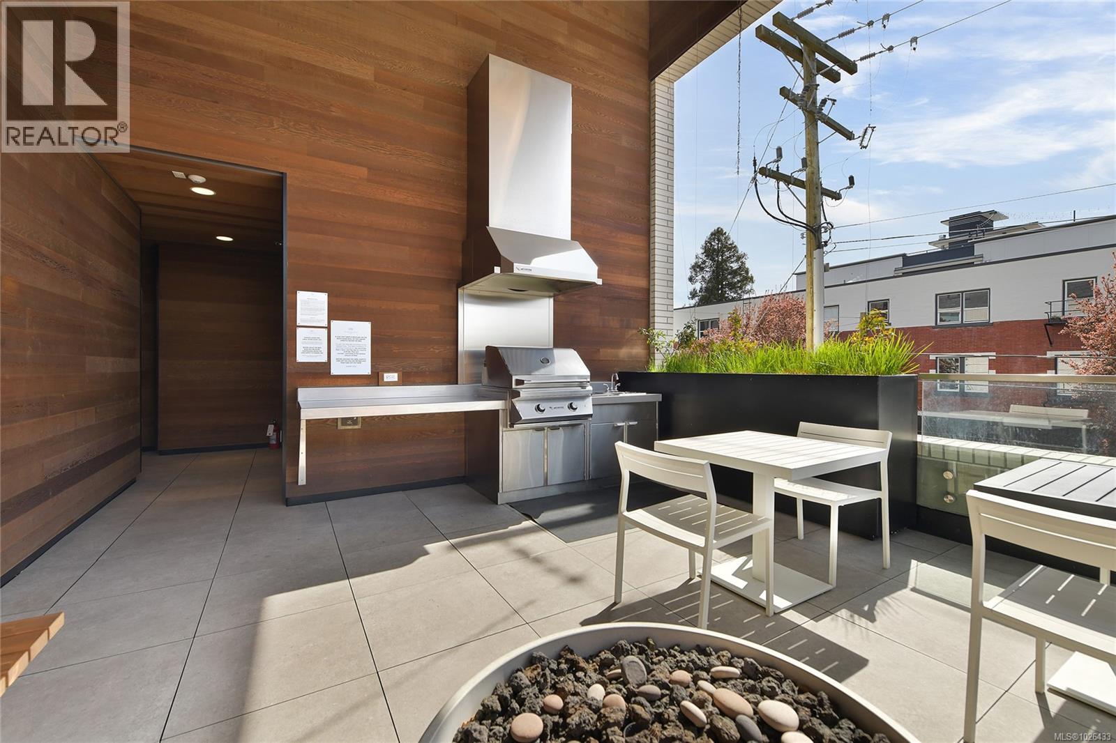 211 1033 Cook Street, Victoria