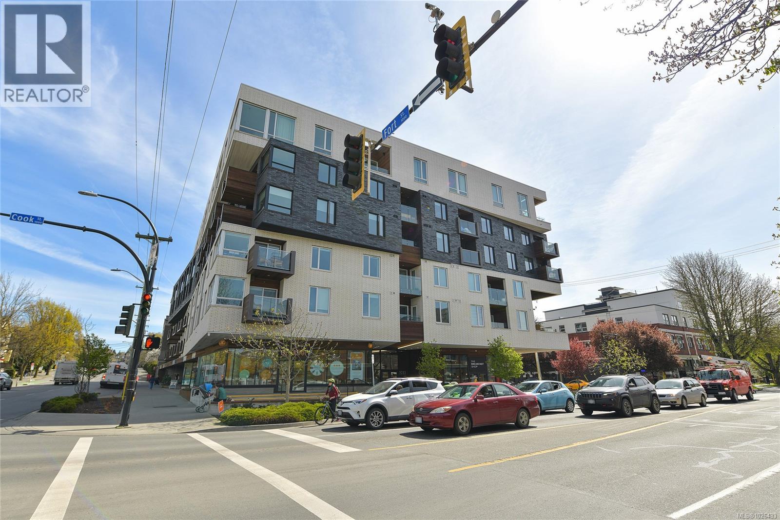 211 1033 Cook Street, Victoria