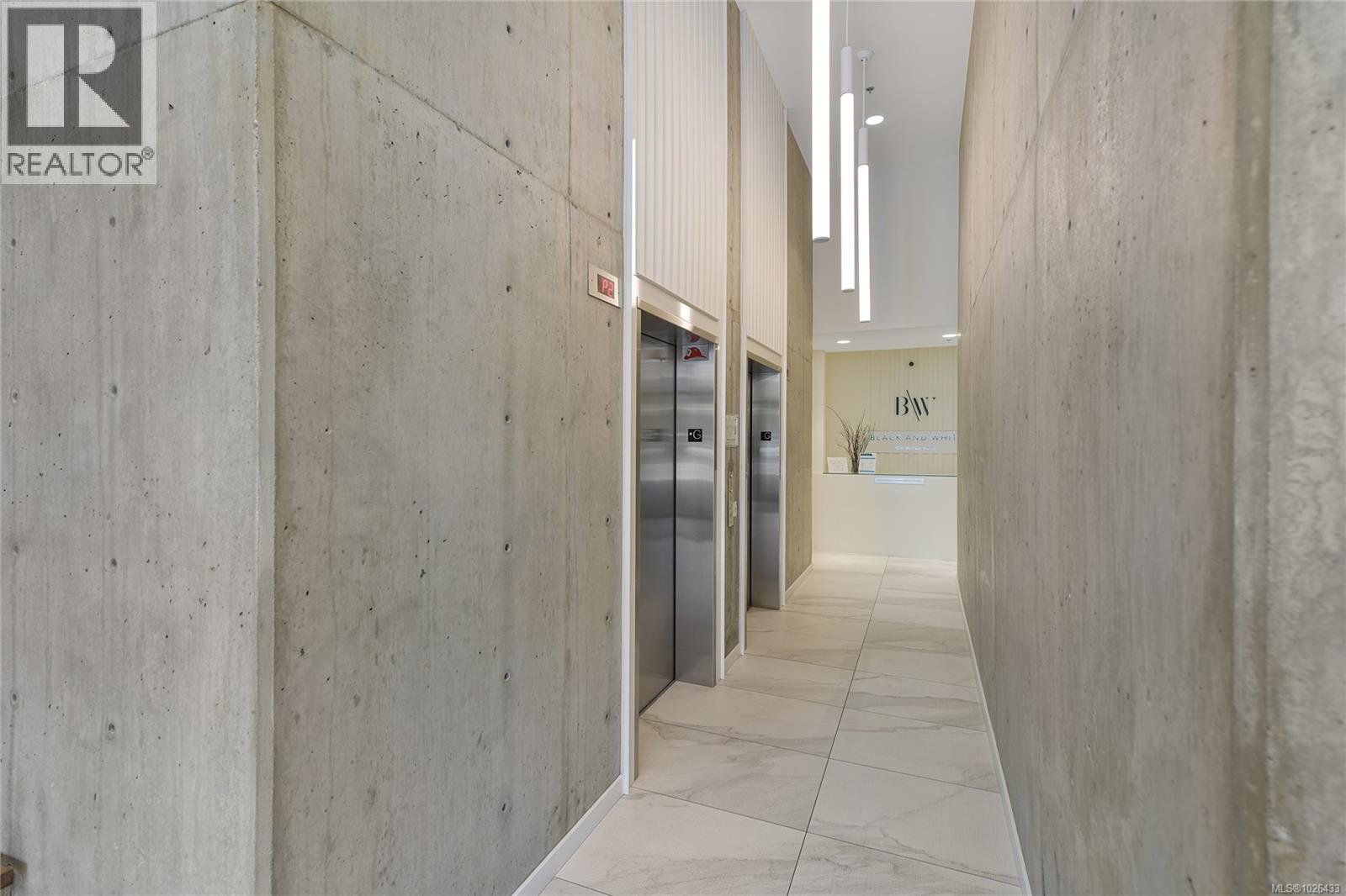 211 1033 Cook Street, Victoria