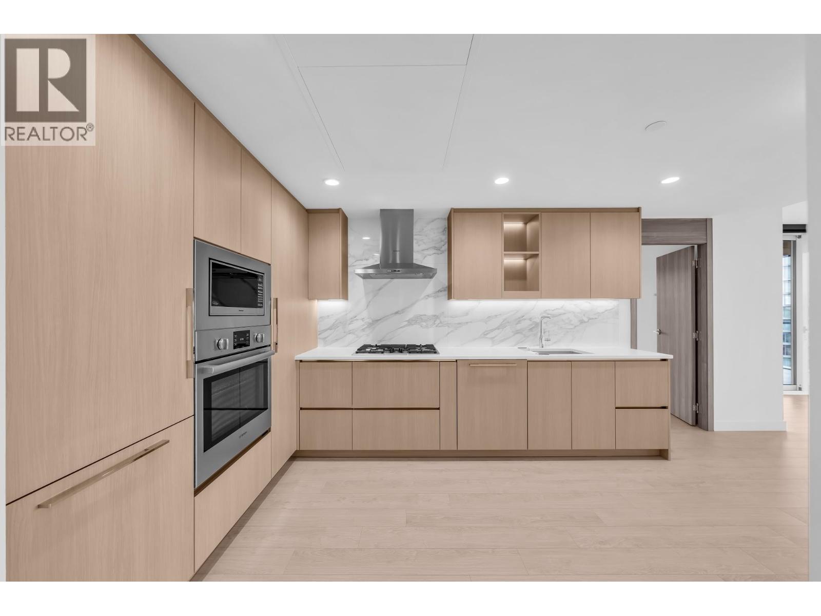 18xx 4890 LOUGHEED HIGHWAY - Photo 2 of 24, Burnaby, British Columbia