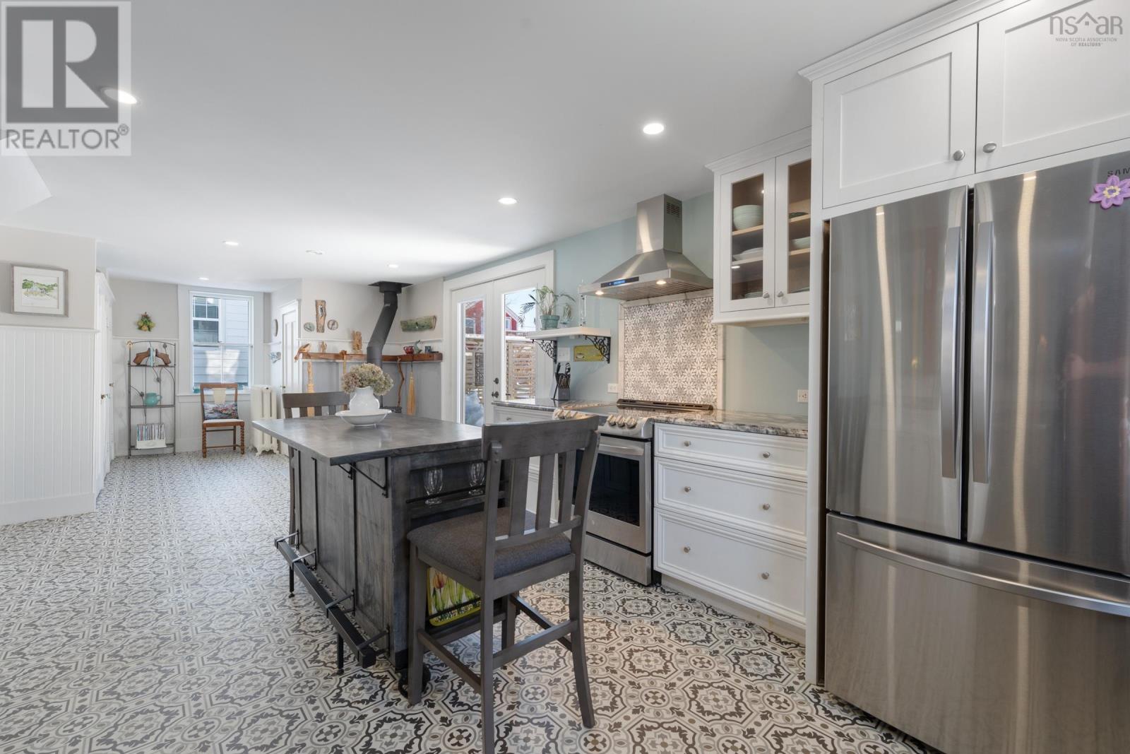 Property 19 of 44 of 37 St James Street