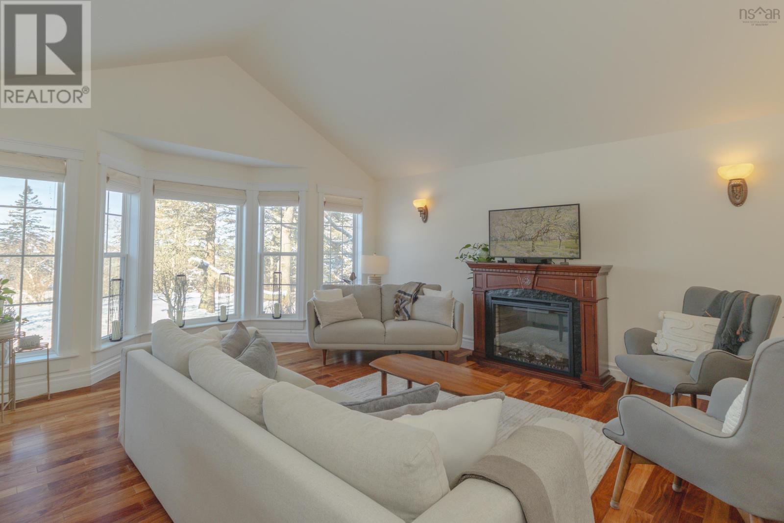 Property 19 of 49 of 1387 Highway 1