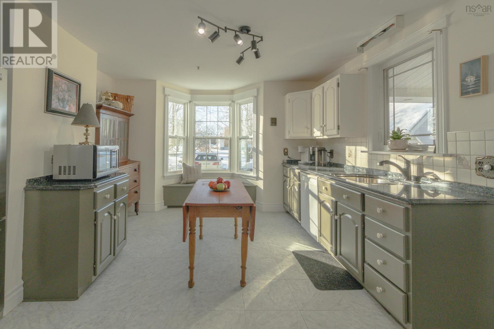 Property 9 of 49 of 1387 Highway 1