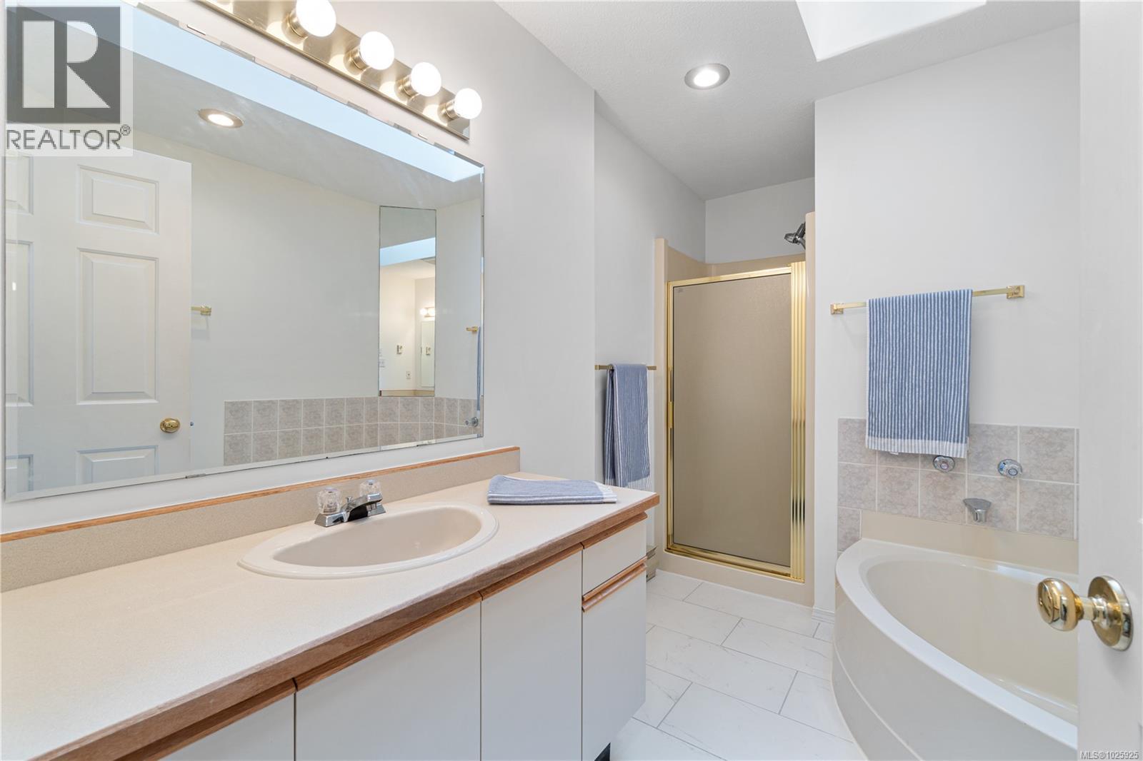 12 4750 Uplands Dr, Nanaimo