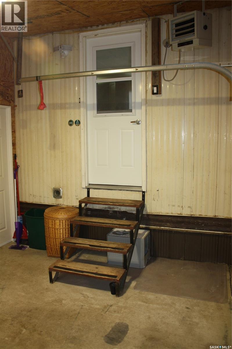 Warkentin Acreage — photo 22
