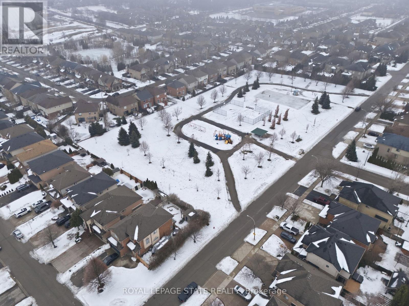 3 HOLKHAM AVENUE - Photo 5 of 50, Hamilton (Meadowlands), Ontario